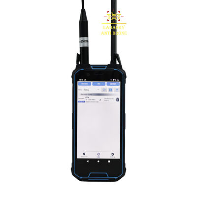 Купить Компактное ручное решение для обнаружения беспилотных летательных аппаратов дальностью до 3 км Комплексный анализ на частоте 100-6000 МГц Идентификация БПЛА и отслеживание в режиме реального времени Идеально подходит для подразделений общественной безопасности Производство в сети